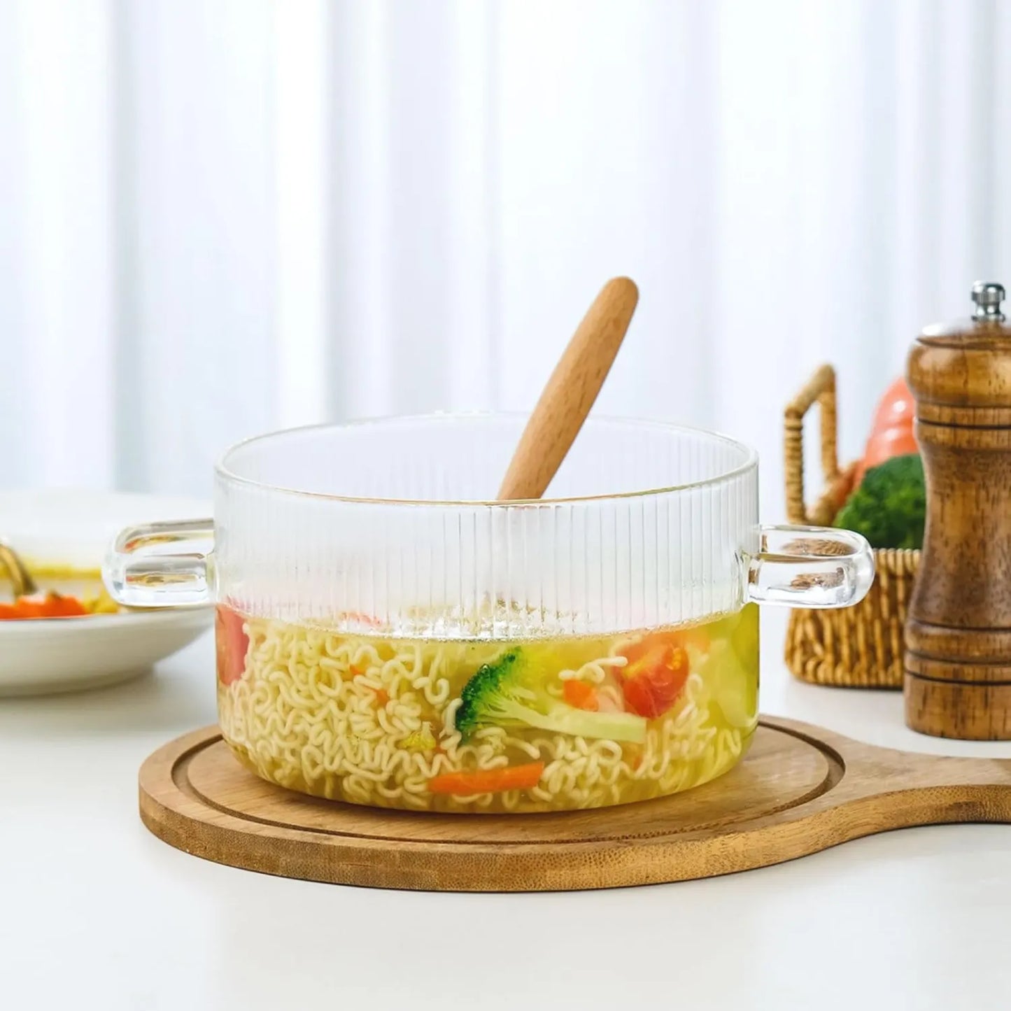 Olla de Vidrio Estriada con Tapa y Agarraderas - 1.5 Litros