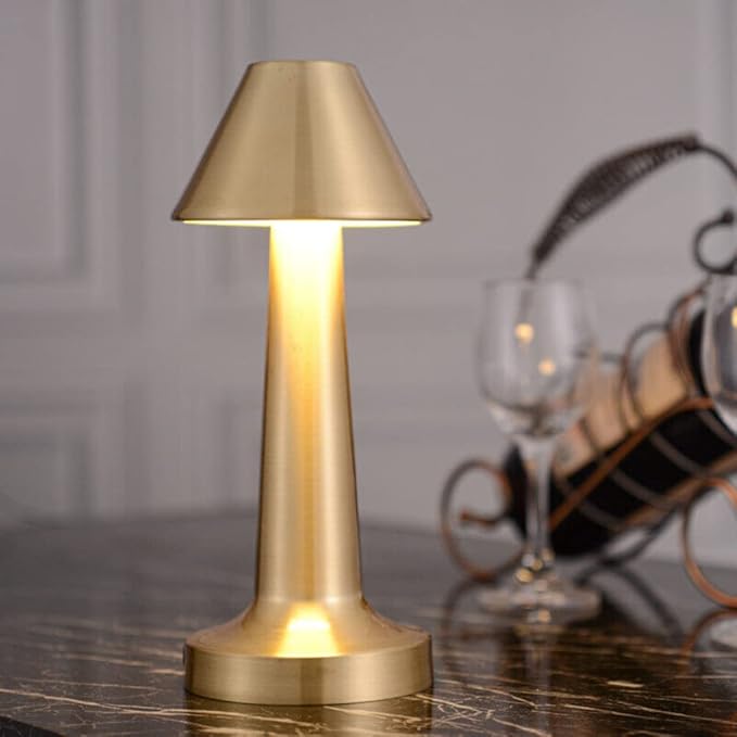 🏙️ Lámpara de Mesa LED Chronos Pyramid: Elegancia Plateada y Libertad Inalámbrica 🏙️